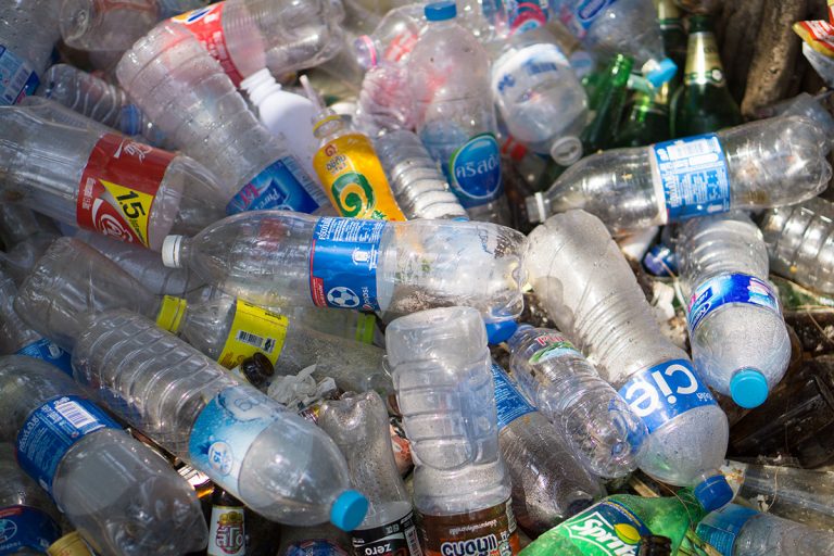 Proses Pencucian Plastik Bekas Biar Bisa Daur Ulang!
