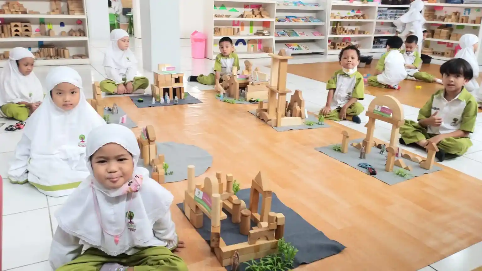 Tips Menilai Lingkungan Sekolah TK untuk Anak