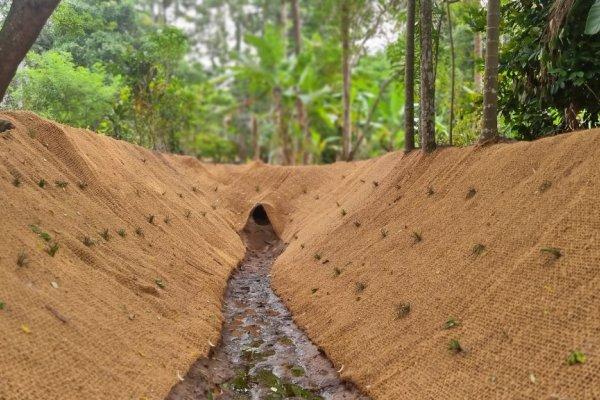 Cocomesh Untuk Perlindungan Permukaan Tanah Dari Kerusakan