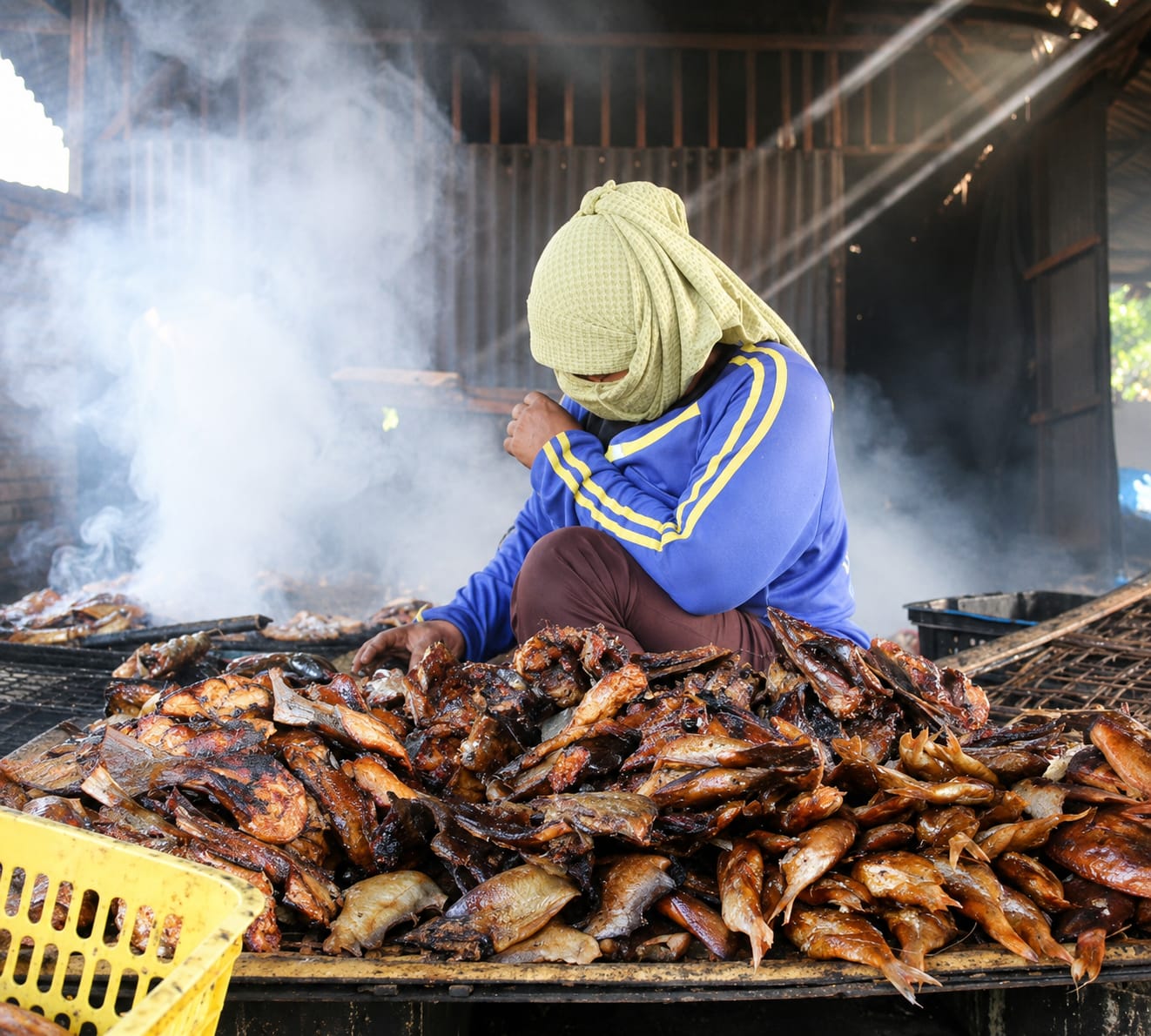 metode pengasapan ikan