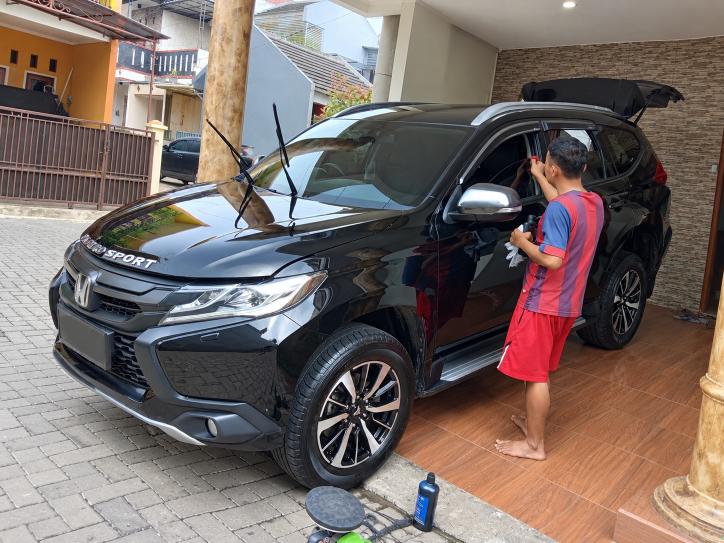 Cara Menghilangkan Noda Air pada Cat Mobil